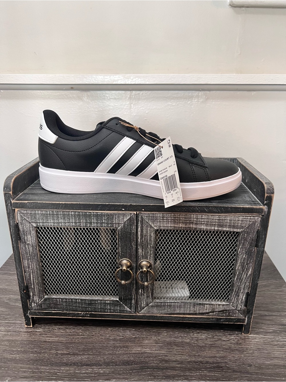 NWT adidas Grand Court 2.0 Black and White Court-Style Men's Sneakers size 10.5